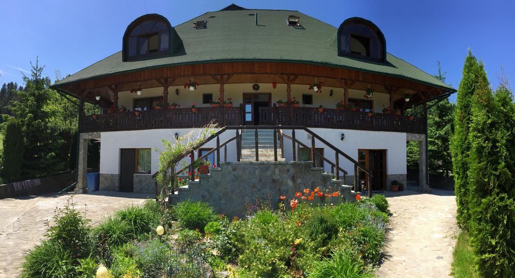Conacul Domnitei Hotel Voronet Exterior photo