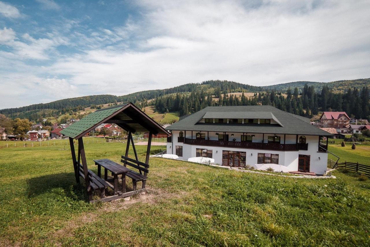 Conacul Domnitei Hotel Voronet Exterior photo