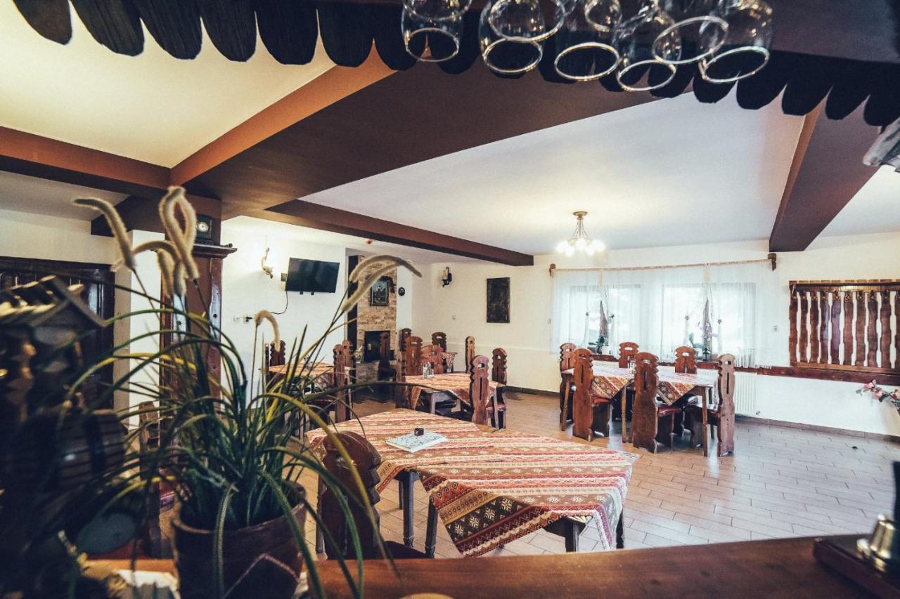 Conacul Domnitei Hotel Voronet Exterior photo