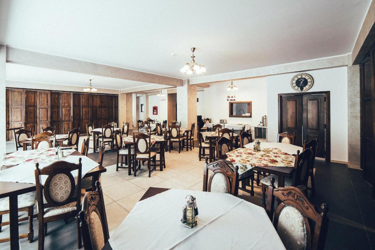 Conacul Domnitei Hotel Voronet Exterior photo
