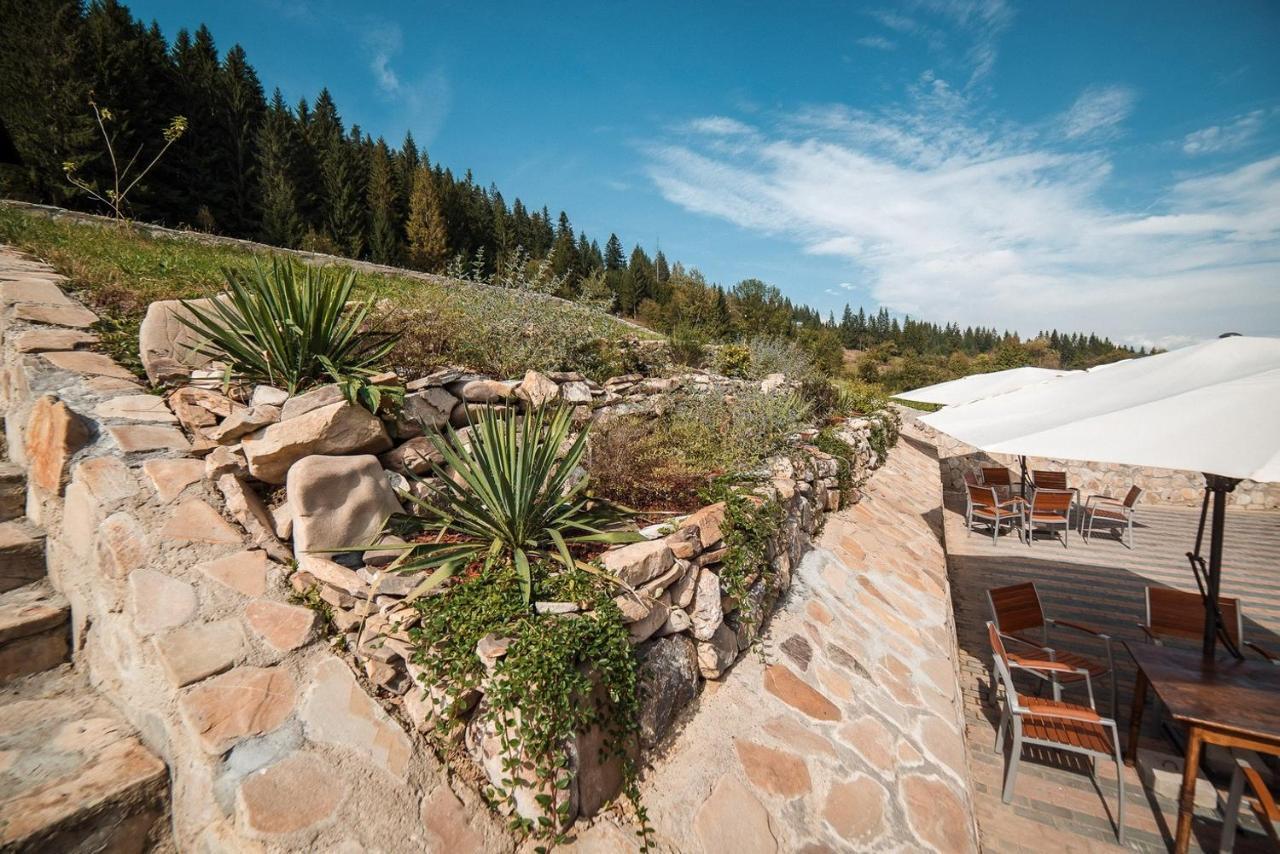 Conacul Domnitei Hotel Voronet Exterior photo